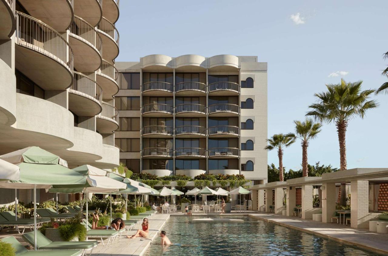 The Calile Hotel Brisbane Exteriér fotografie The pool at The Standard, East Village